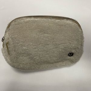 Lululemon Everywhere Fleece Belt bag